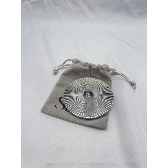 New Seint beauty compact mirror - Picture 1 of 4